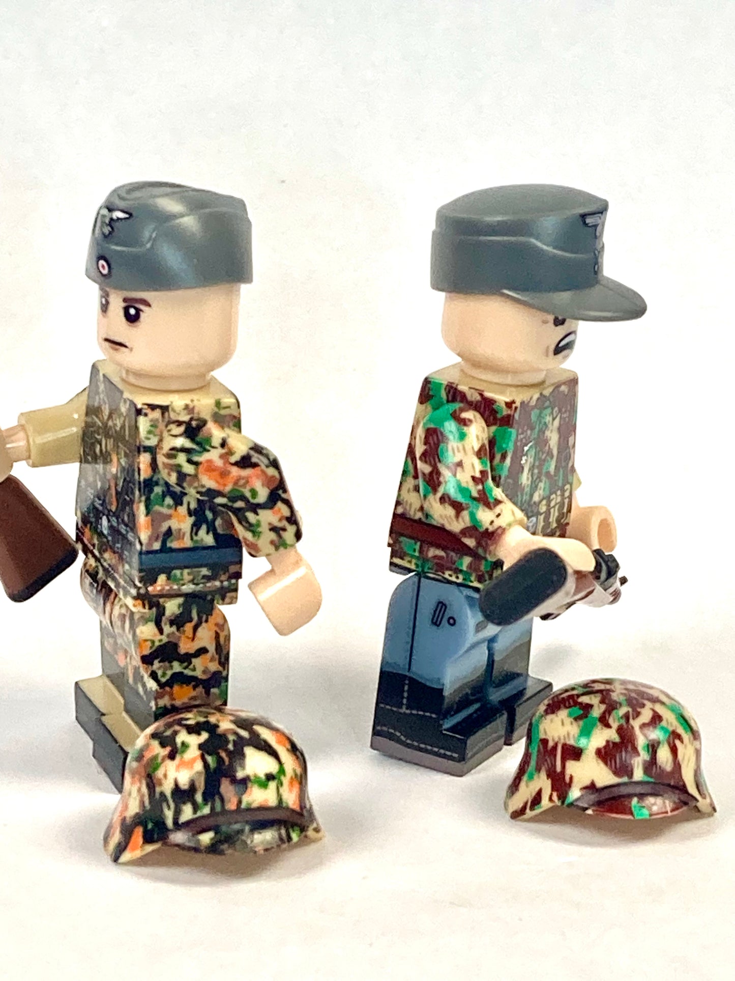 2 x WW2 German soldiers