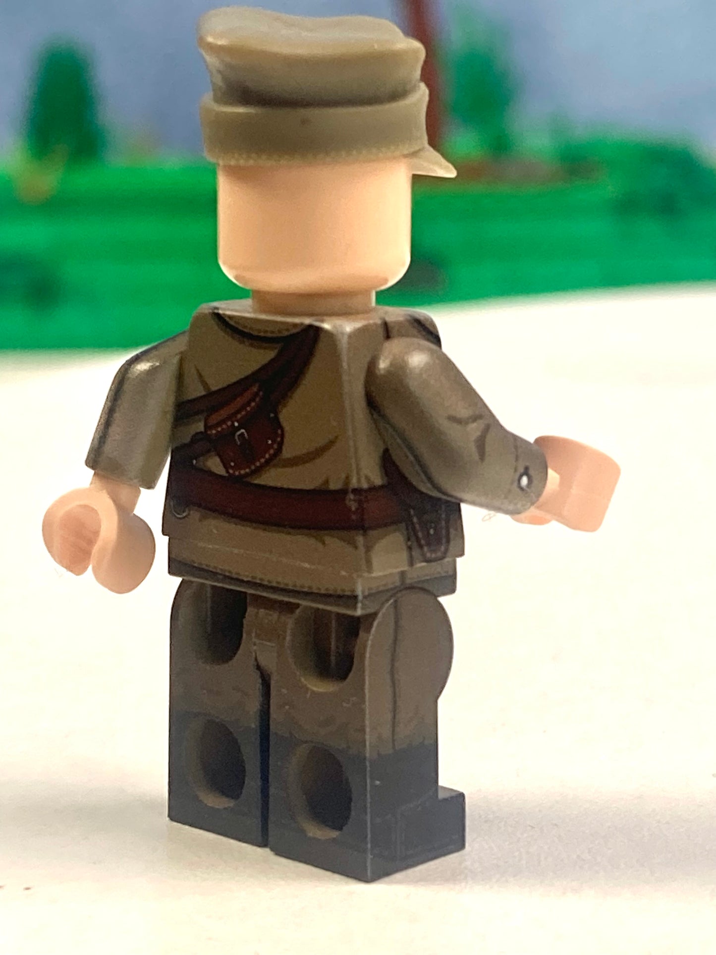 WW2 Polish army captain (full minifigure)