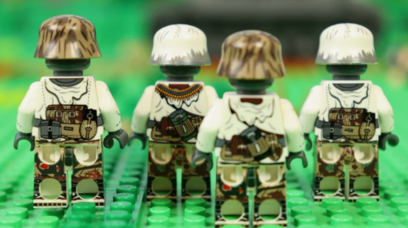 WW2, Battle of the Bulge, Winter German set of 4 soldiers