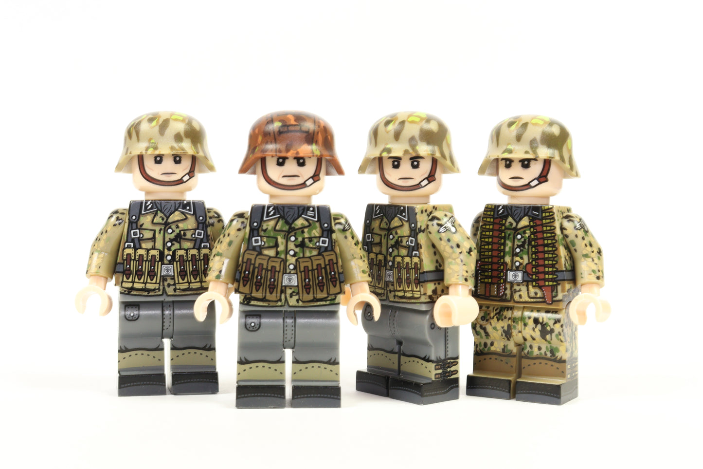 WW2 set of 4 German pea Dot camo toy soldiers