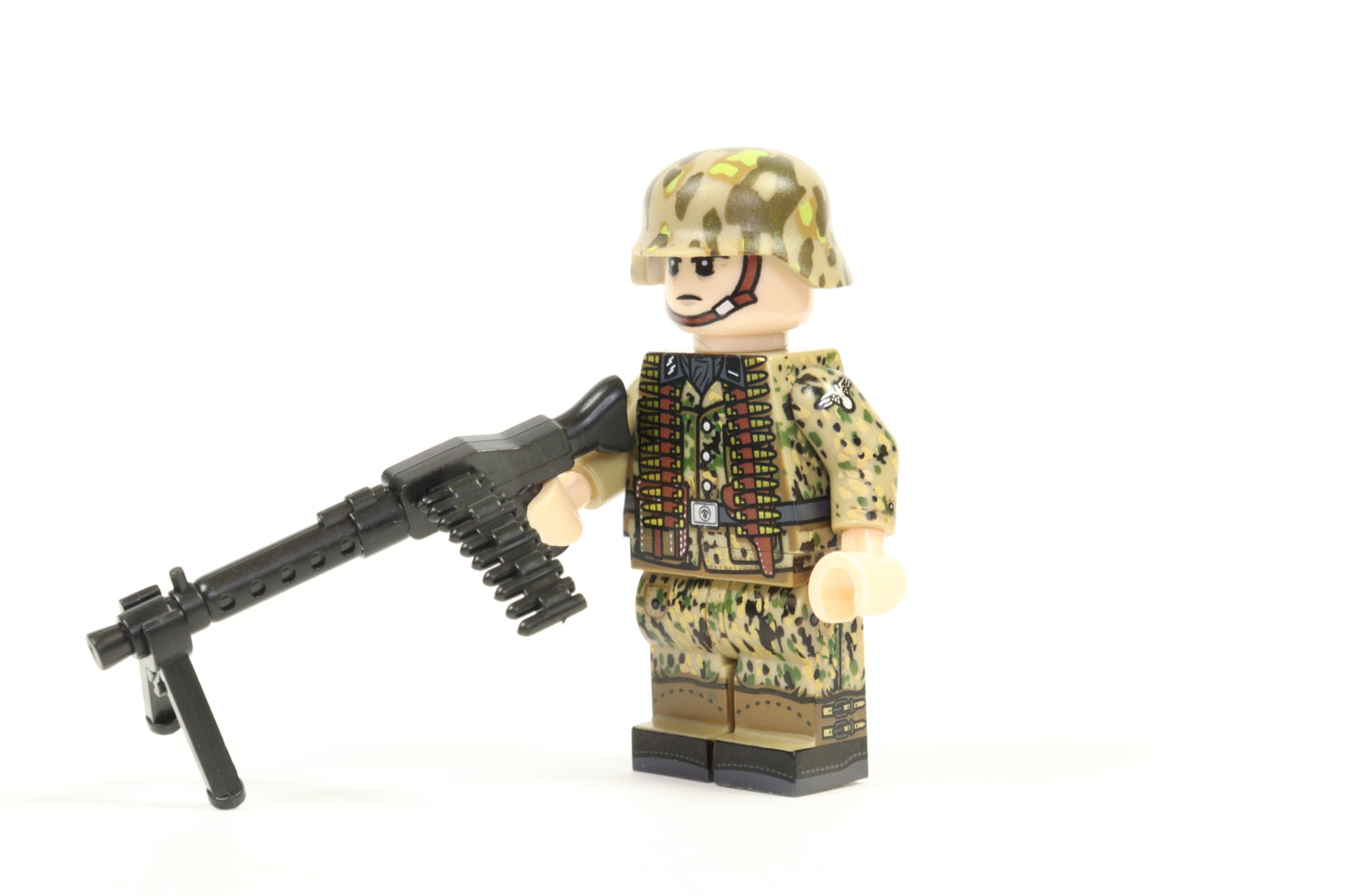 WW2 set of 4 German pea Dot camo toy soldiers