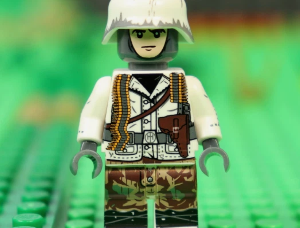 WW2, Battle of the Bulge, Winter German set of 4 soldiers