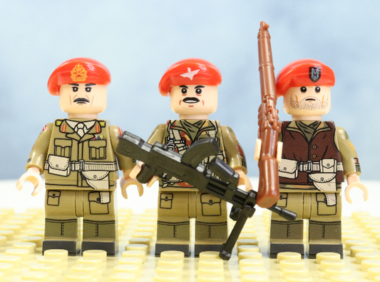 British pack number 2 - three toy soldiers of the WW2 period