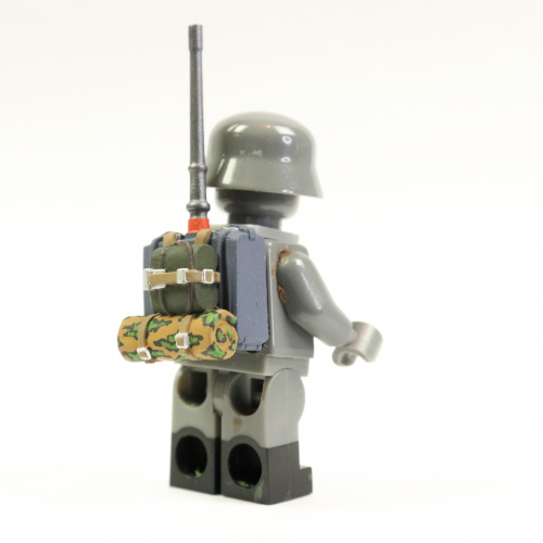Painted WW2 German field radio Feldfunksprecher (Feldfu. b)
