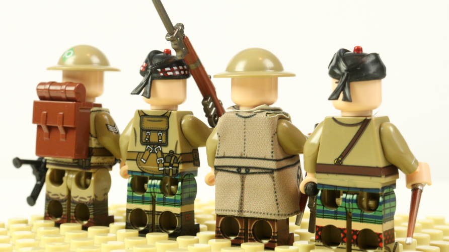 WWI British Infantry & Scottish Highlanders Set of 4 toy soldiers