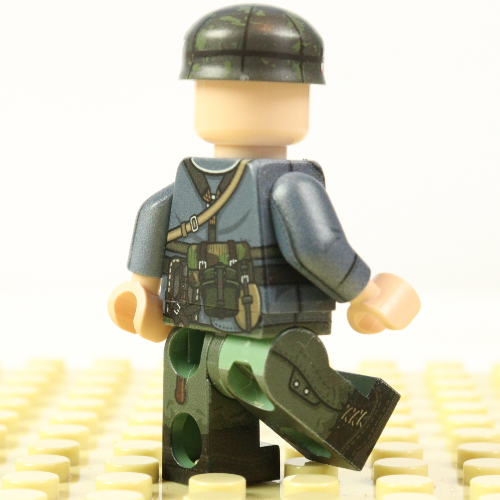 WWII German Fallschirmjäger Minifigure, Early period of war. 1 of 6.
