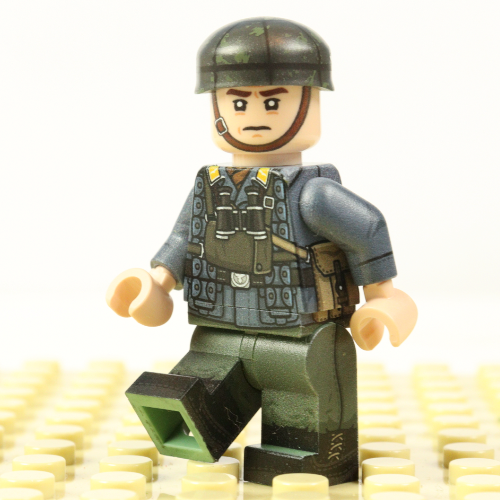 WWII German Fallschirmjäger Minifigure, Early period of war. 1 of 6.