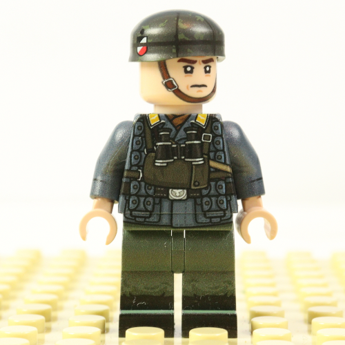 WWII German Fallschirmjäger Minifigure, Early period of war. 1 of 6.