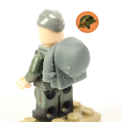 German Field Pack with Bedroll and Mess Tin - Variant 2 | Toy Accessory
