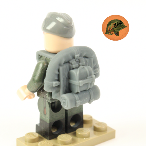 German Field Pack with Bedroll and Mess Tin - Variant 3 | Toy Accessory