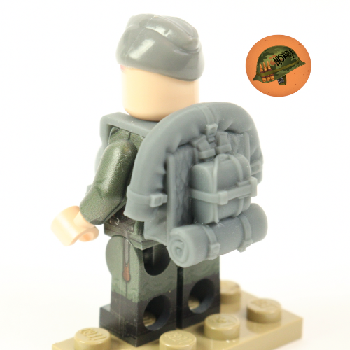 German Field Pack with Bedroll and Mess Tin - Variant 5 | Toy Accessory