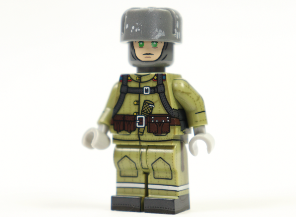 4 x Soviet WW2 soldiers (1943-1945)