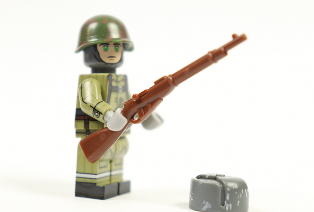 4 x Soviet WW2 soldiers (1943-1945)