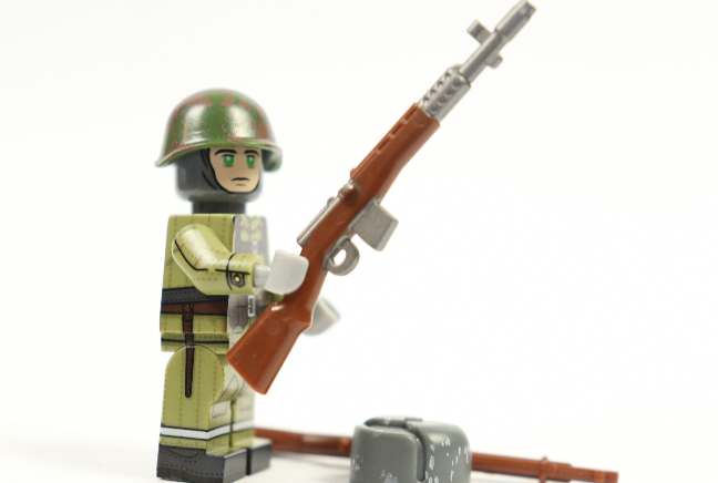 4 x Soviet WW2 soldiers (1943-1945)