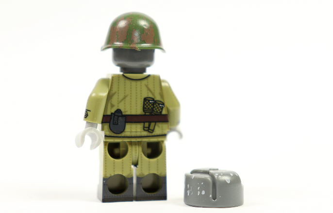 4 x Soviet WW2 soldiers (1943-1945)