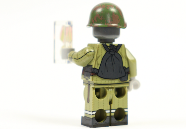 4 x Soviet WW2 soldiers (1943-1945)